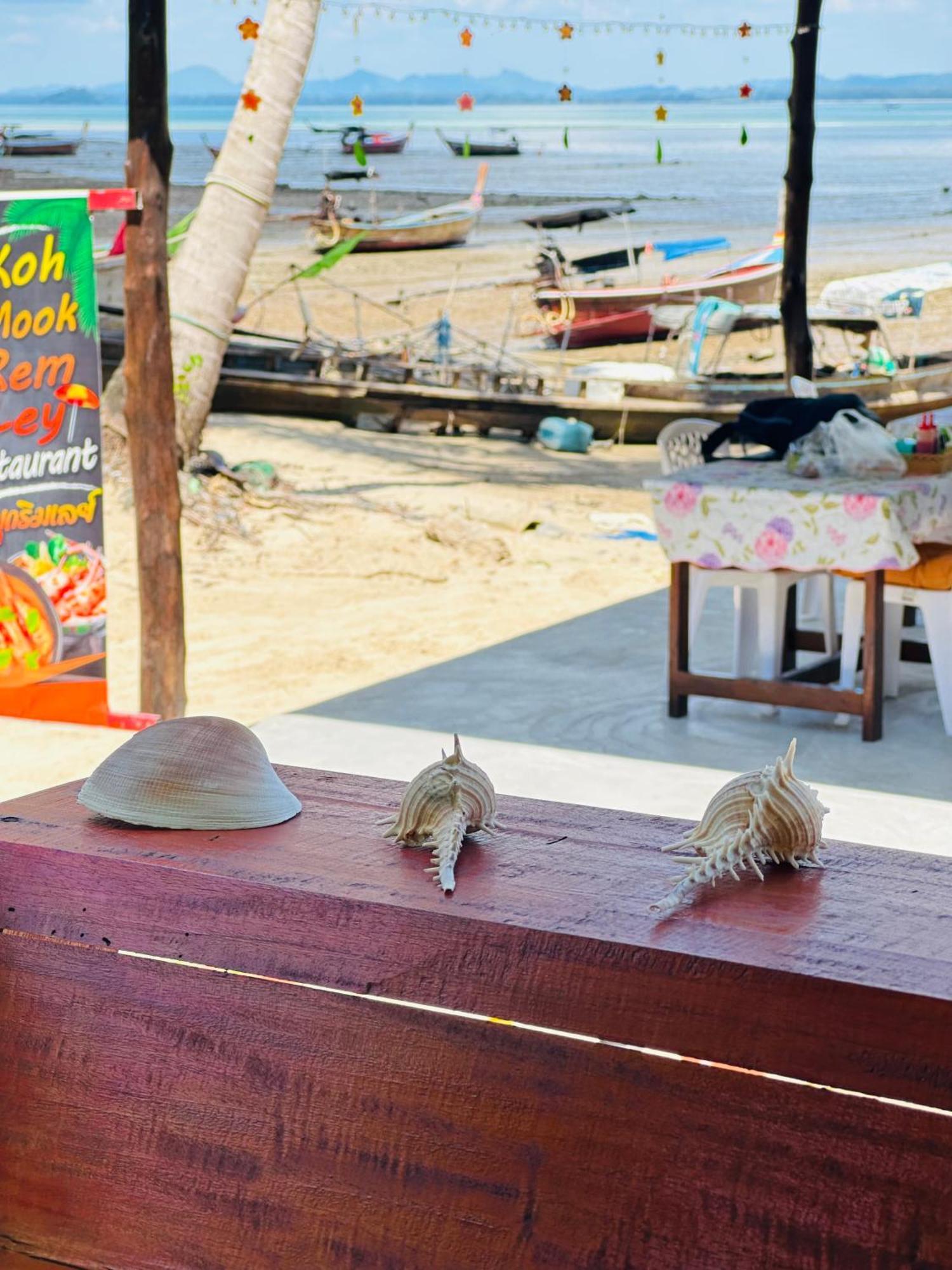 Hotel Koh Mook Rem Ley Trang Exterior foto